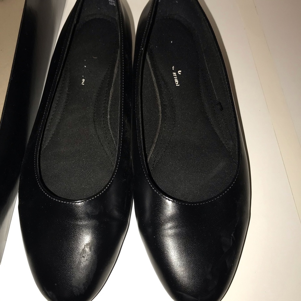 🔴 Black Patent Flats